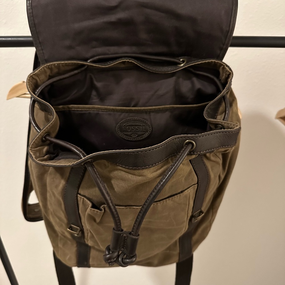 Authentic Fossil Leather backpack - Picture 5 of 5
